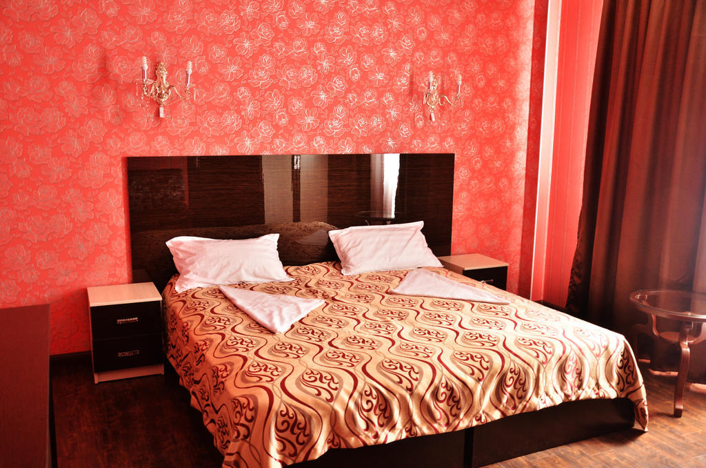 Voyage Hotel Bisjkek Kamer foto