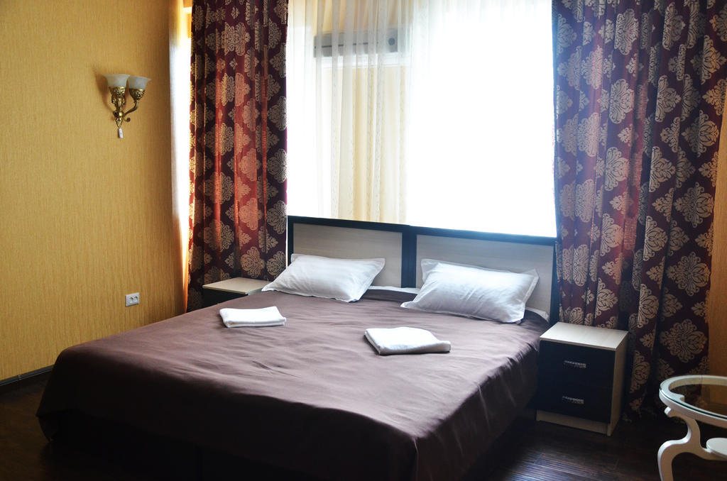 Voyage Hotel Bisjkek Kamer foto