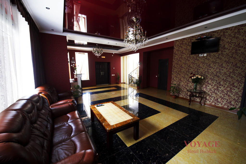 Voyage Hotel Bisjkek Buitenkant foto