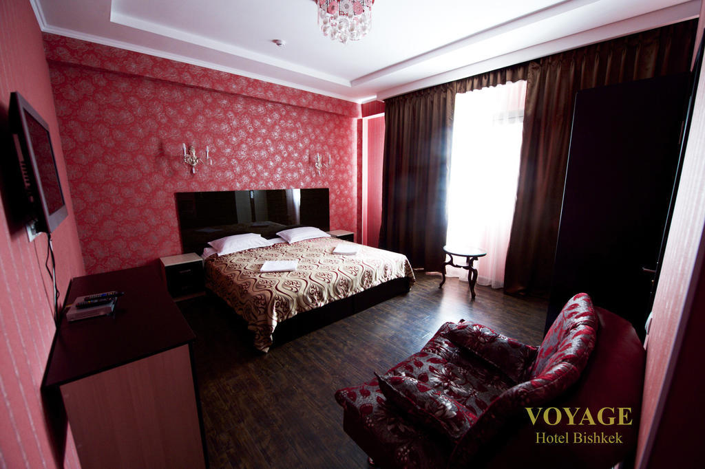 Voyage Hotel Bisjkek Kamer foto
