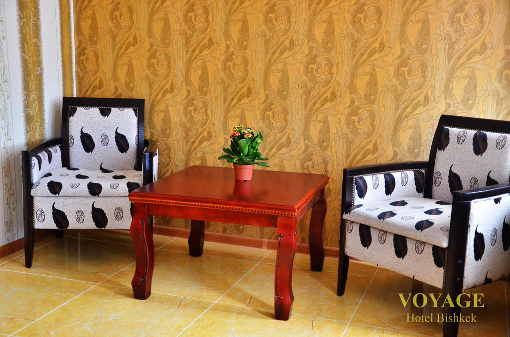 Voyage Hotel Bisjkek Buitenkant foto