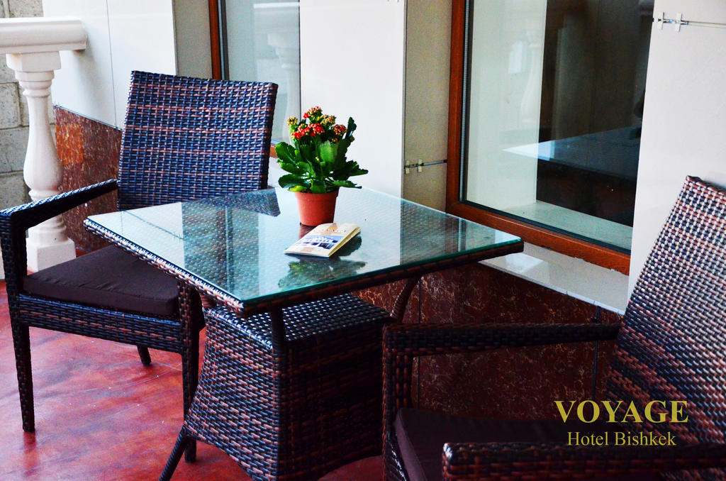 Voyage Hotel Bisjkek Buitenkant foto