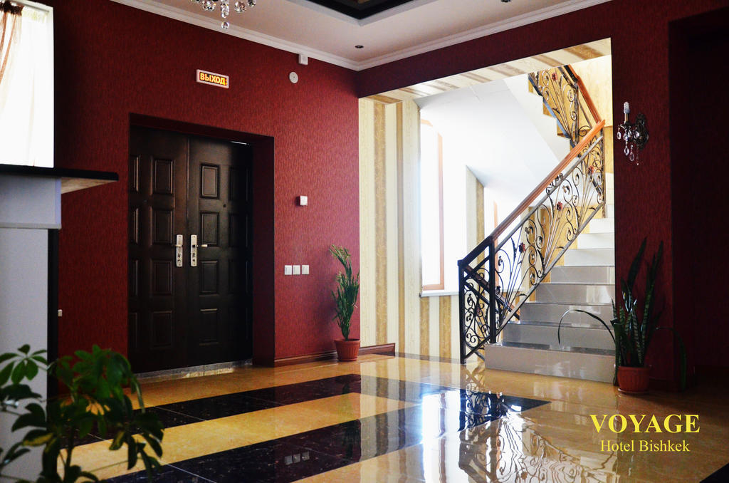 Voyage Hotel Bisjkek Buitenkant foto