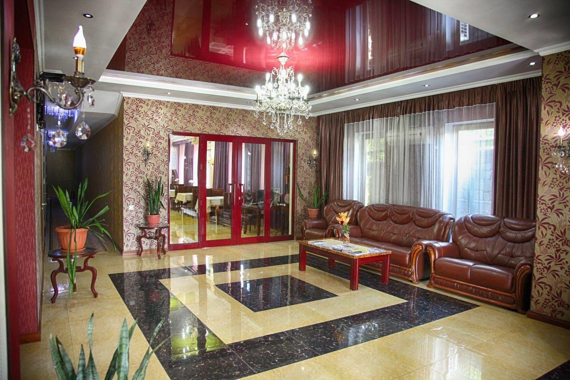 Voyage Hotel Bisjkek Buitenkant foto