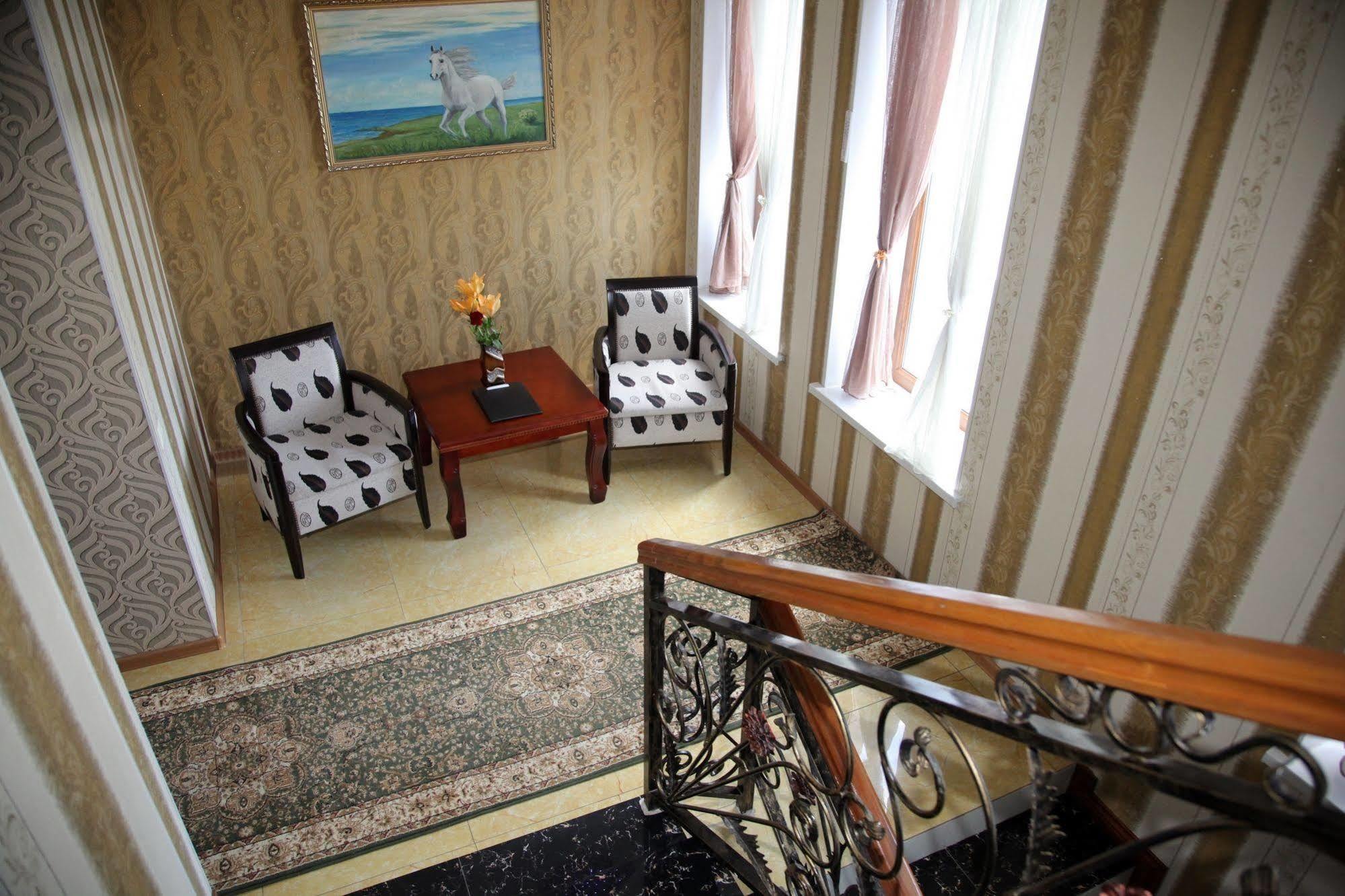 Voyage Hotel Bisjkek Buitenkant foto